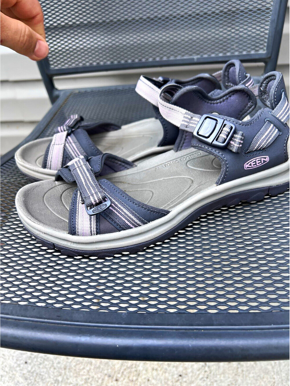 KEEN Women’s Gray Striped Strappy Sandals Adjustable Strap Buckle US 9.5